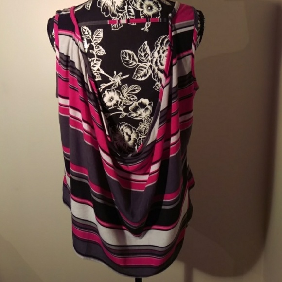 👕High-lo Women's Tank Top - Picture 2 of 6